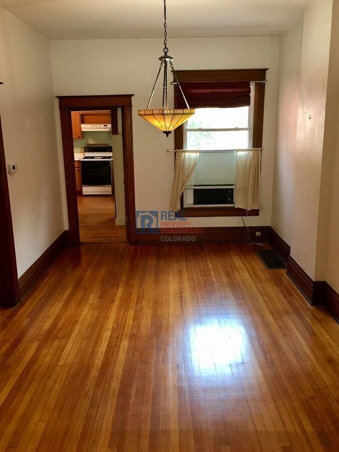 556 S Pearl St - Photo 5 of 13