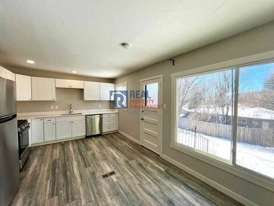 324 Davie Dr - Photo 5 of 22