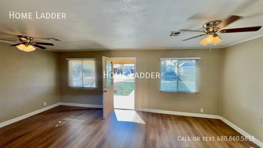 1042 W Taylor St - Photo 3 of 16