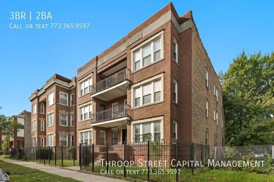 6134 S Vernon Ave Apt 3s - Photo 3 of 14