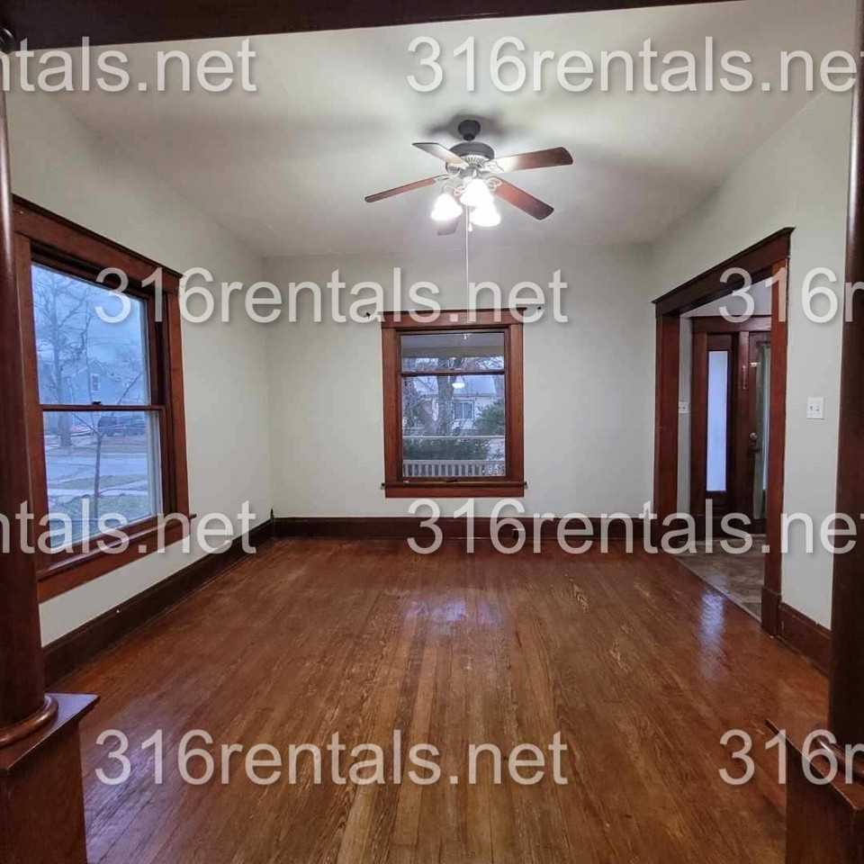 307 Allison St - Photo 3 of 8