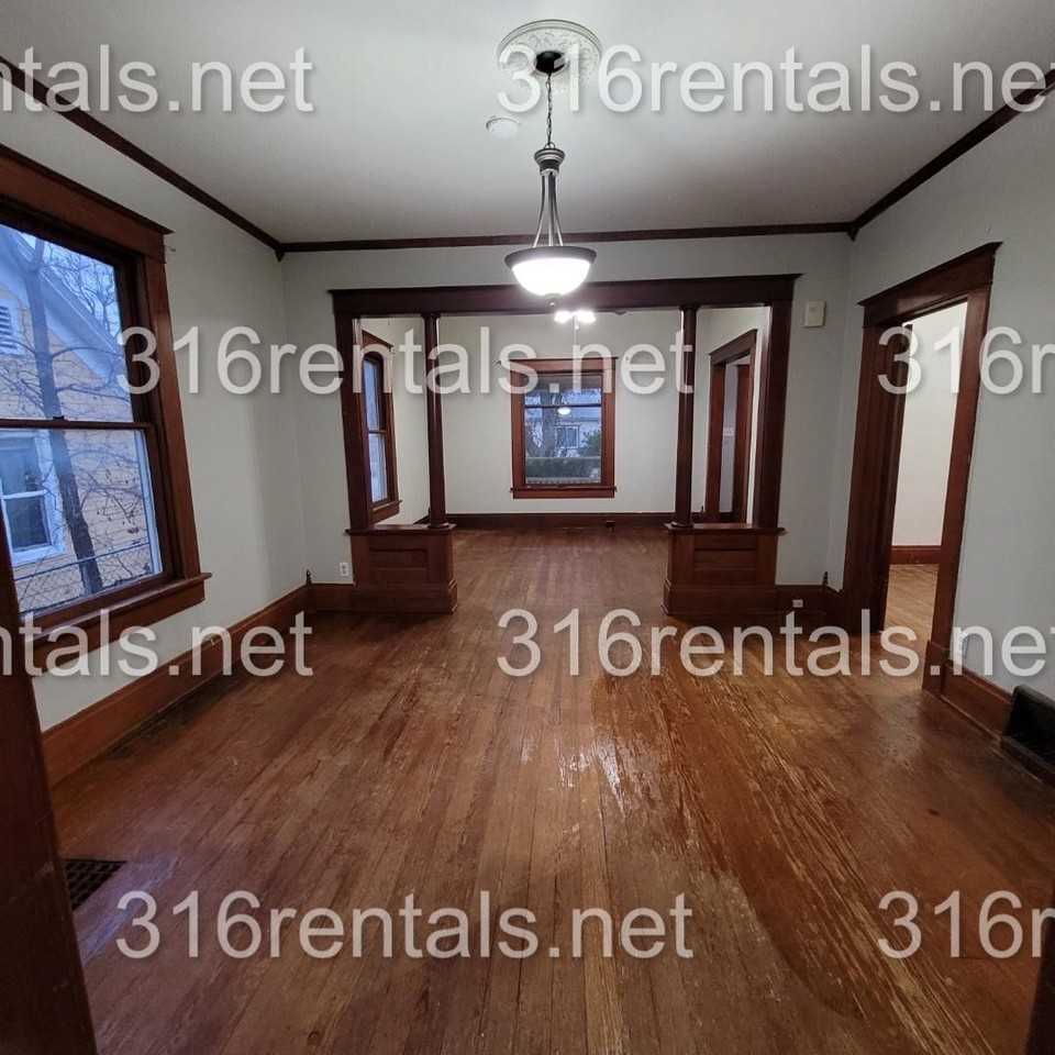 307 Allison St - Photo 4 of 8