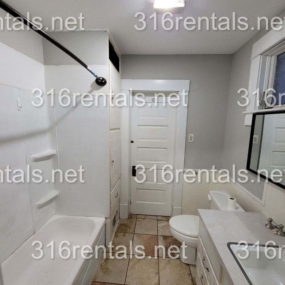 307 Allison St - Photo 6 of 8