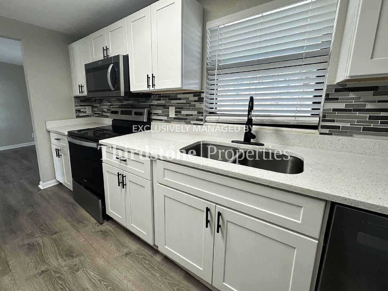 10833 Liscard Rd S - Photo 7 of 33