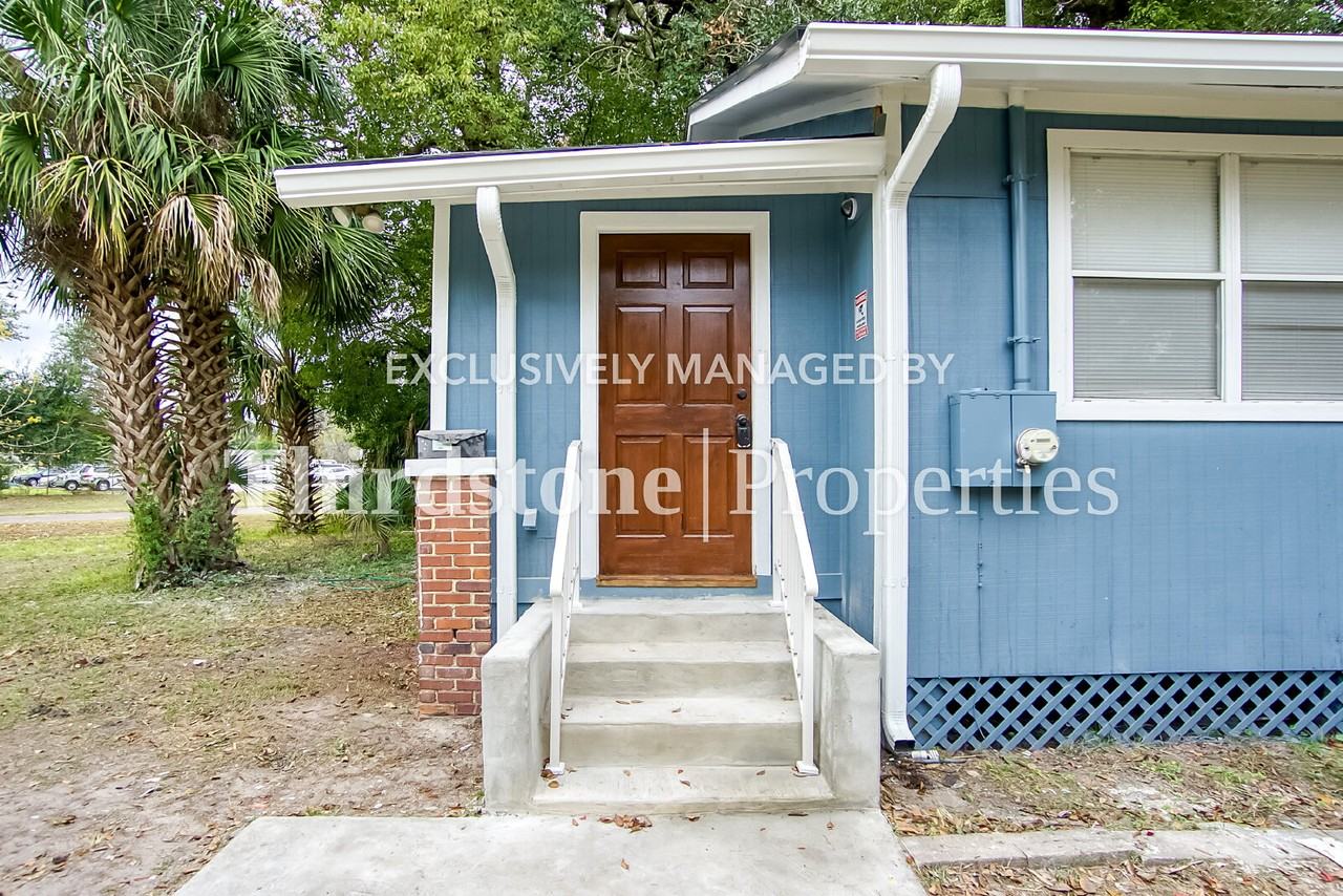 345 W 40th St - Photo 2 of 37