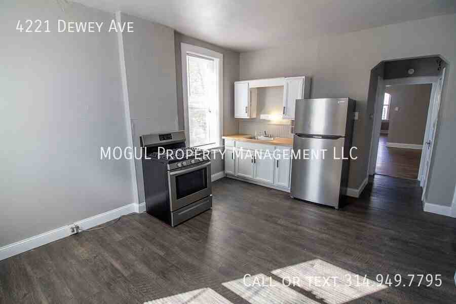 4221 Dewey Ave - Photo 6 of 10