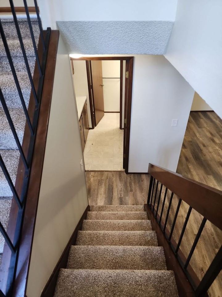 2728 Timberline Dr - Photo 4 of 19