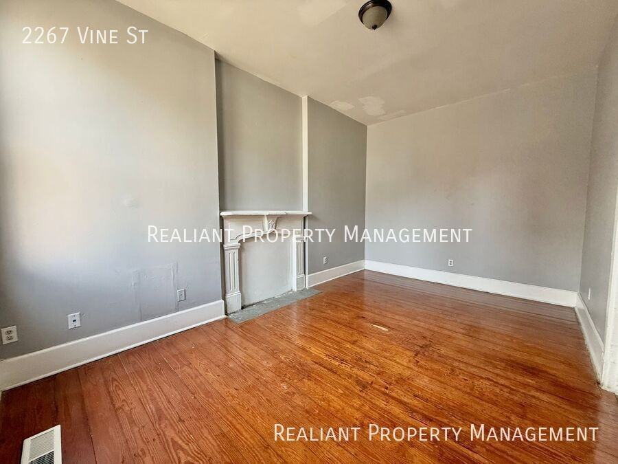 2267 Vine St - Photo 3 of 16