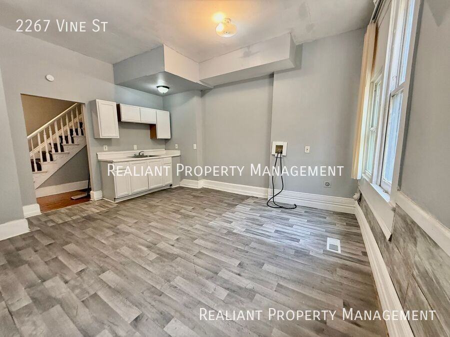 2267 Vine St - Photo 6 of 16