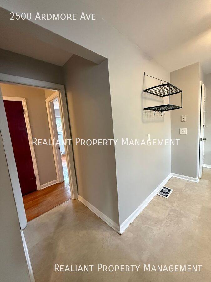 2500 Ardmore Ave - Photo 4 of 17