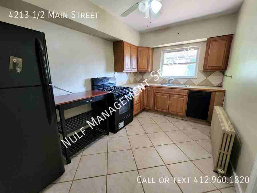 4213 1/2 Main St - Photo 3 of 9