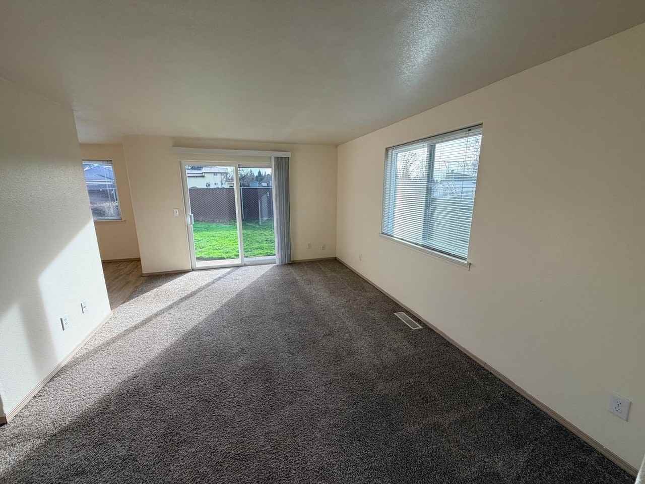 1644 Lucinda Ave Ne - Photo 2 of 19