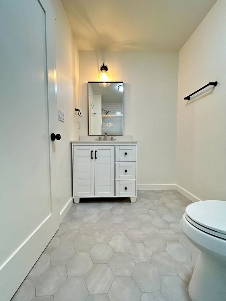 385 Lemon St - Photo 6 of 18