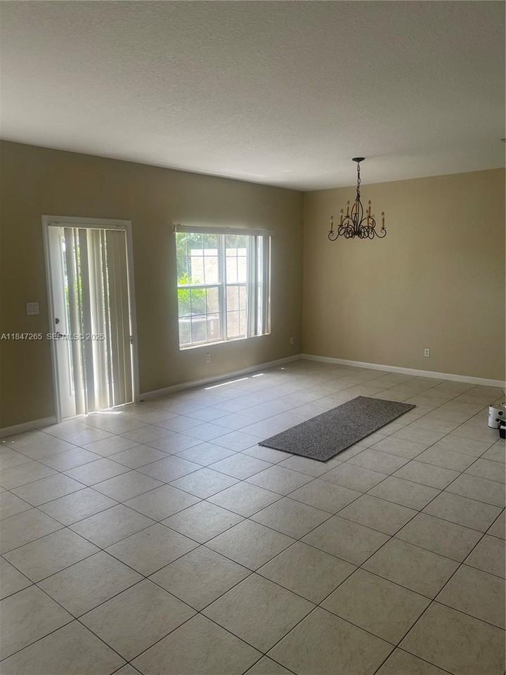 4203 Cohune Palm Court - Photo 5 of 8