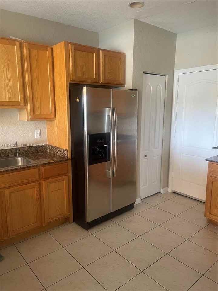 4203 Cohune Palm Court - Photo 4 of 8