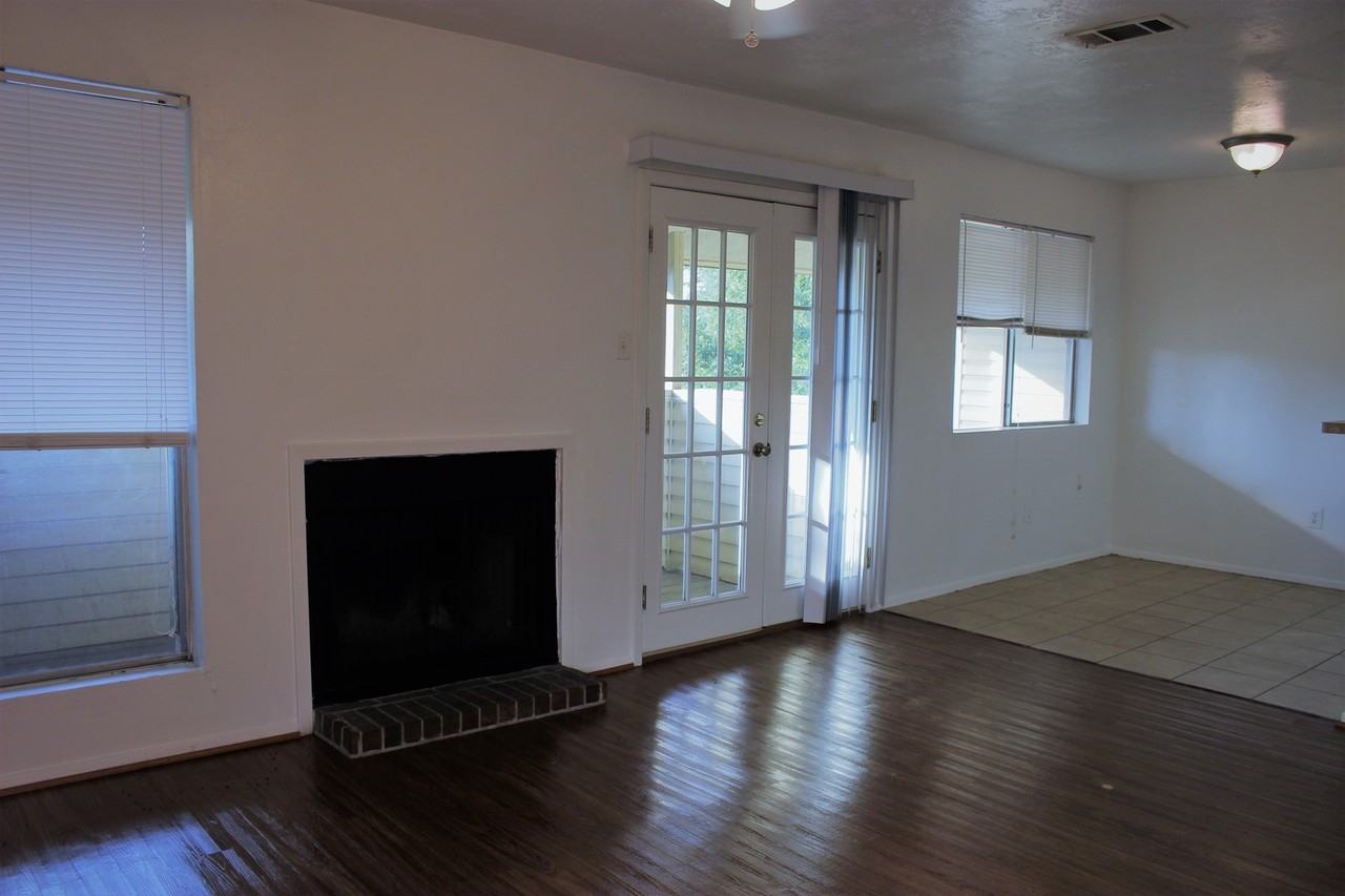 2608C Pecan Knoll St - Photo 2 of 14