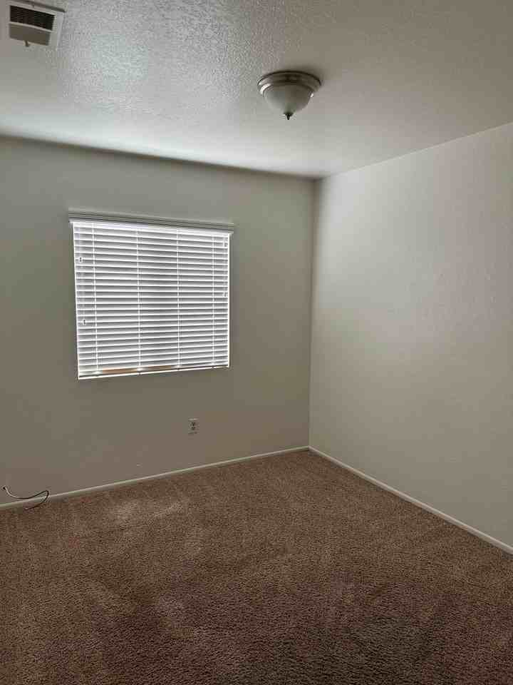 13942 Caspian Way - Photo 4 of 8