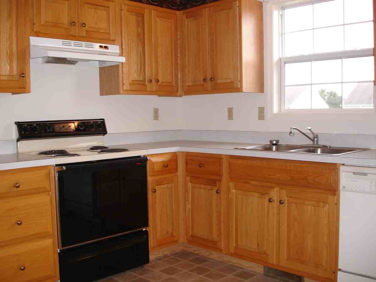 147 Chelmsford Dr - Photo 3 of 11