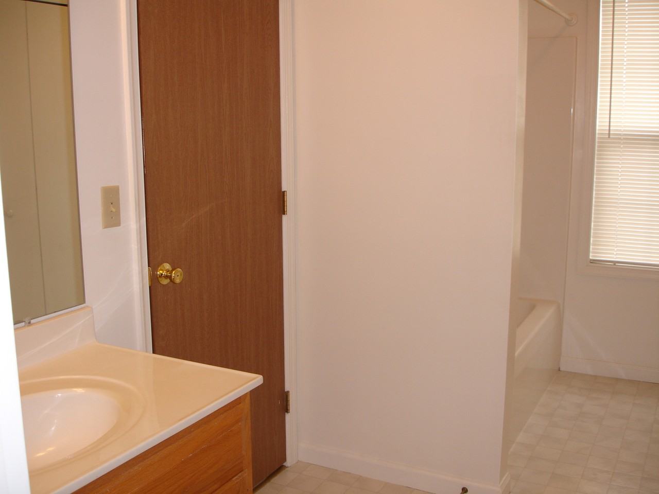 147 Chelmsford Dr - Photo 6 of 11