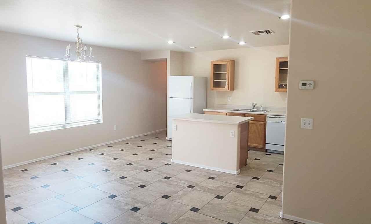 1373 S Wagon Wheel Ct - Photo 4 of 38