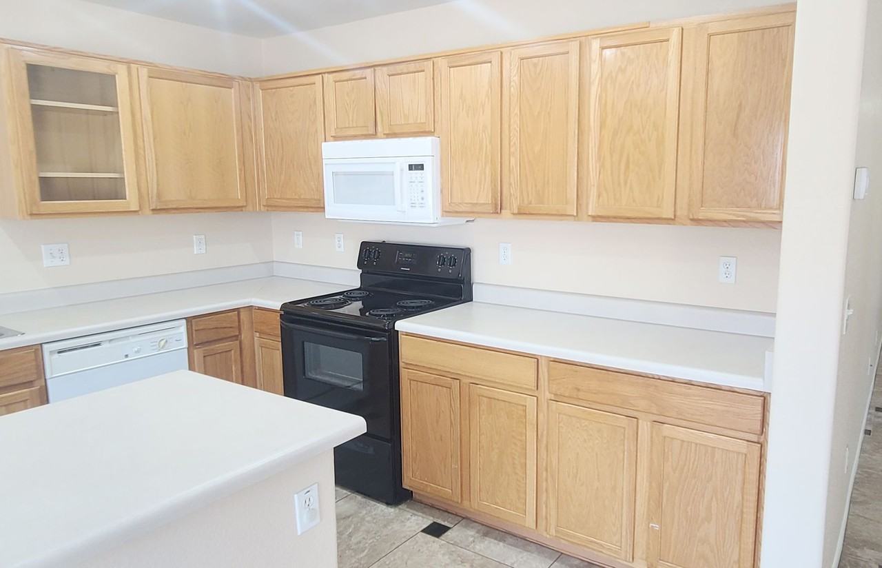 1373 S Wagon Wheel Ct - Photo 6 of 38