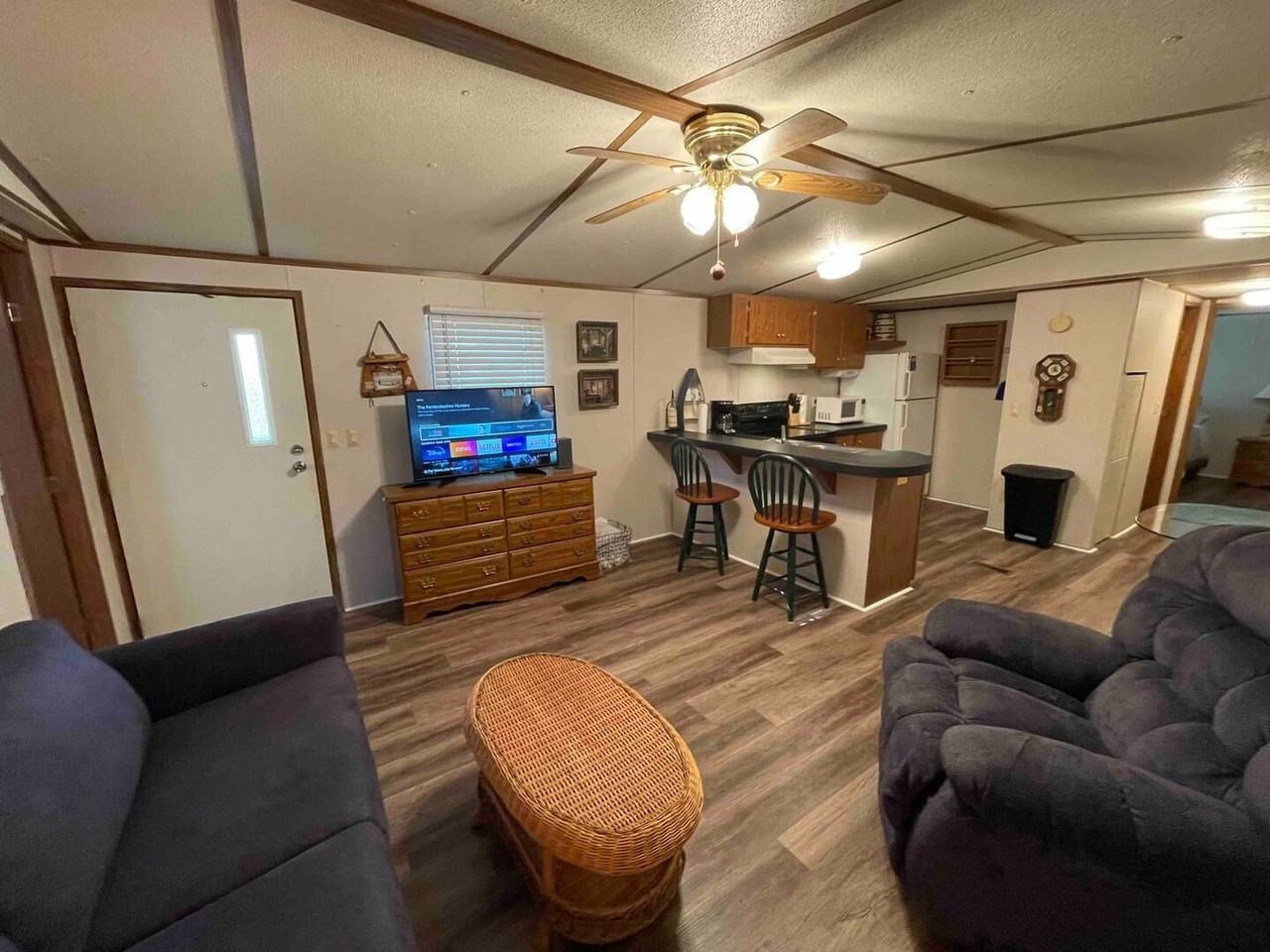 205 Lewis Cir - Photo 5 of 19