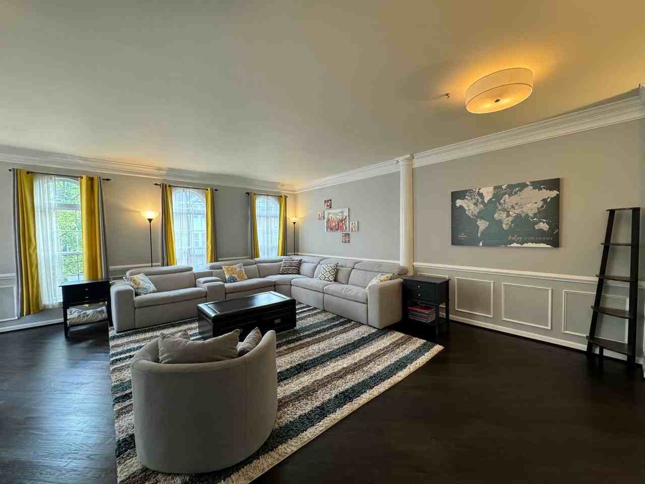 5280 Sandyford St - Photo 4 of 47