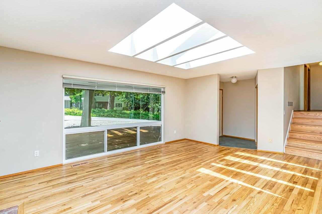 4256 163rd Ave Se - Photo 5 of 25