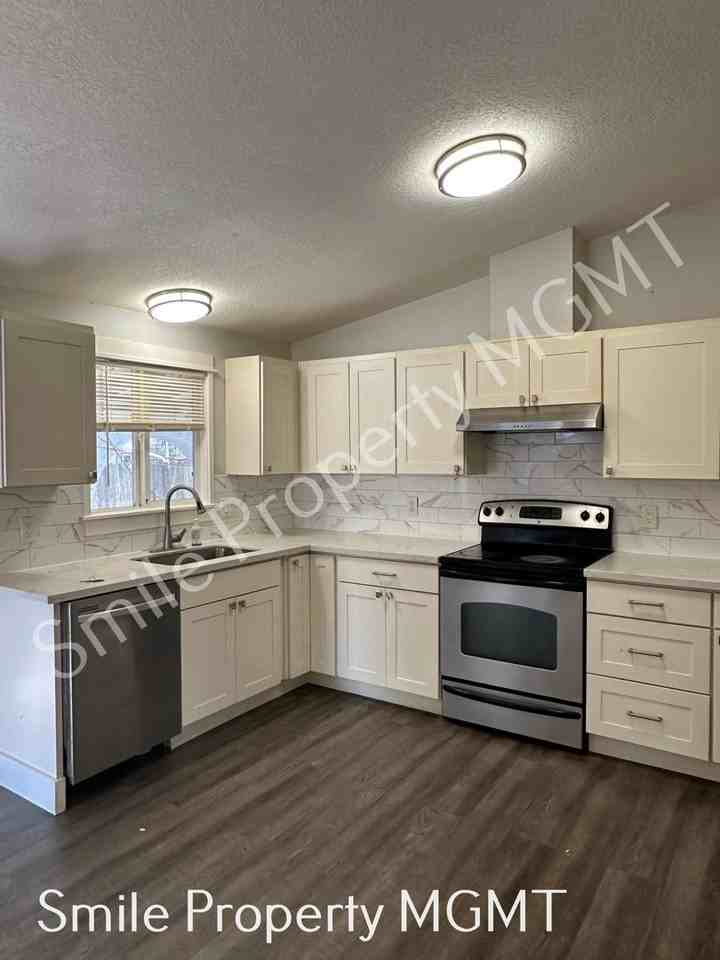 5007 Se 114th Ave - Photo 5 of 12