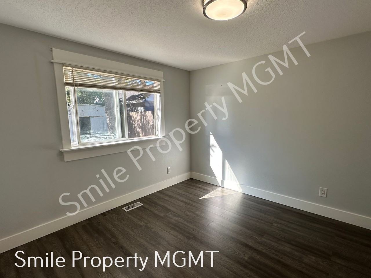 5007 Se 114th Ave - Photo 7 of 12