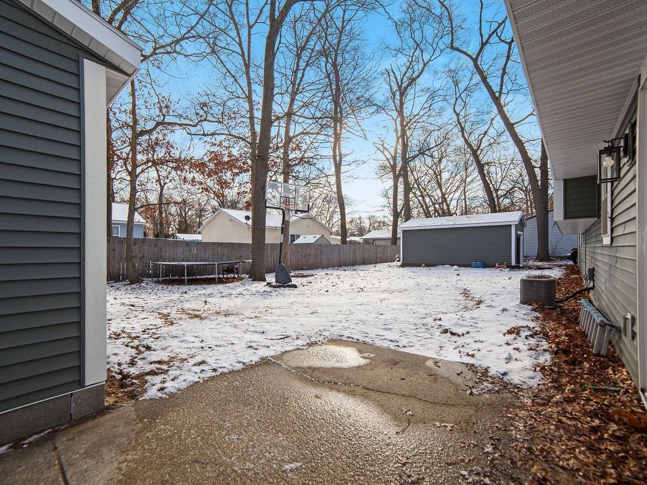 556 S Quarterline Rd - Photo 5 of 19