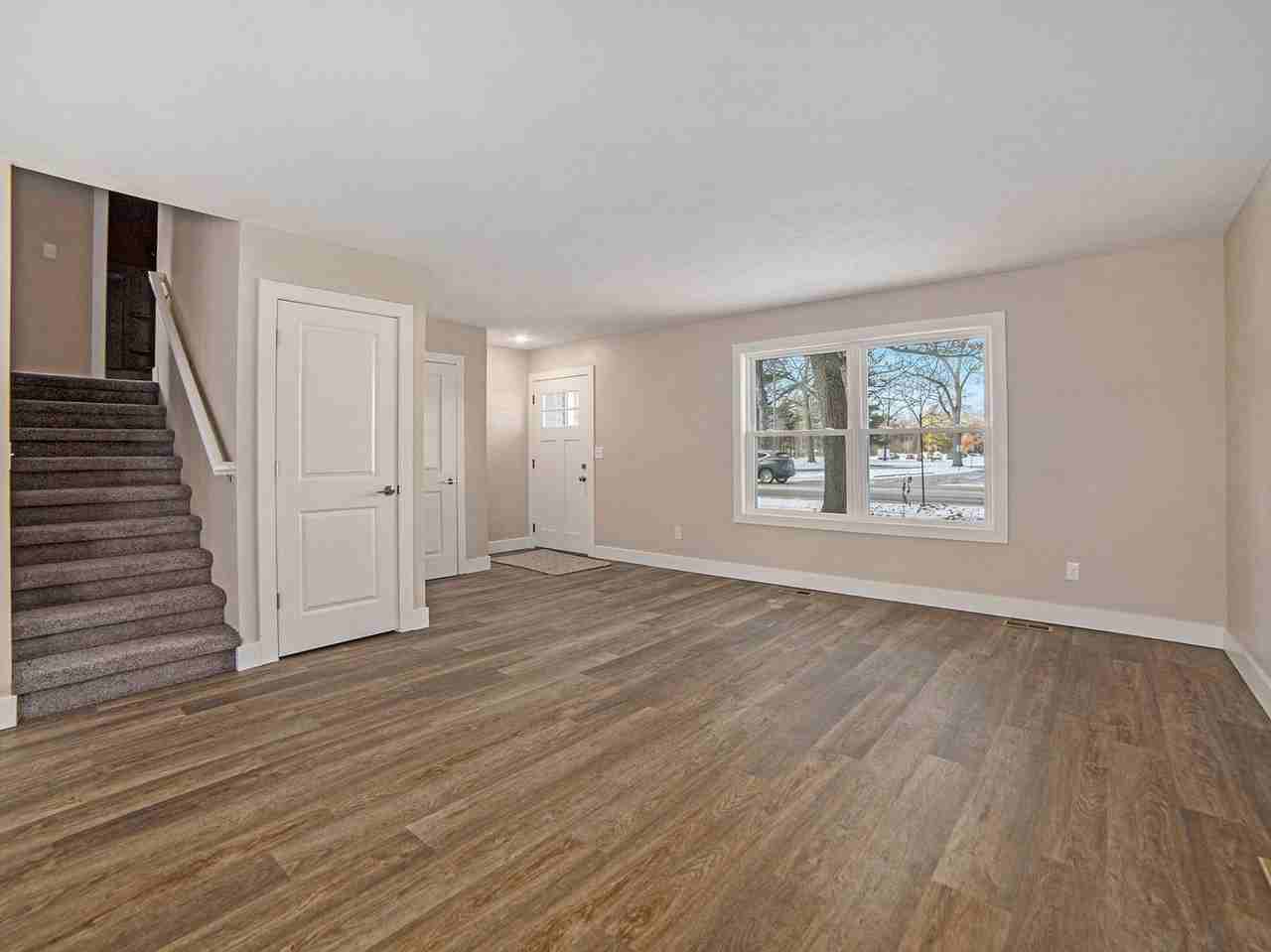 556 S Quarterline Rd - Photo 6 of 19