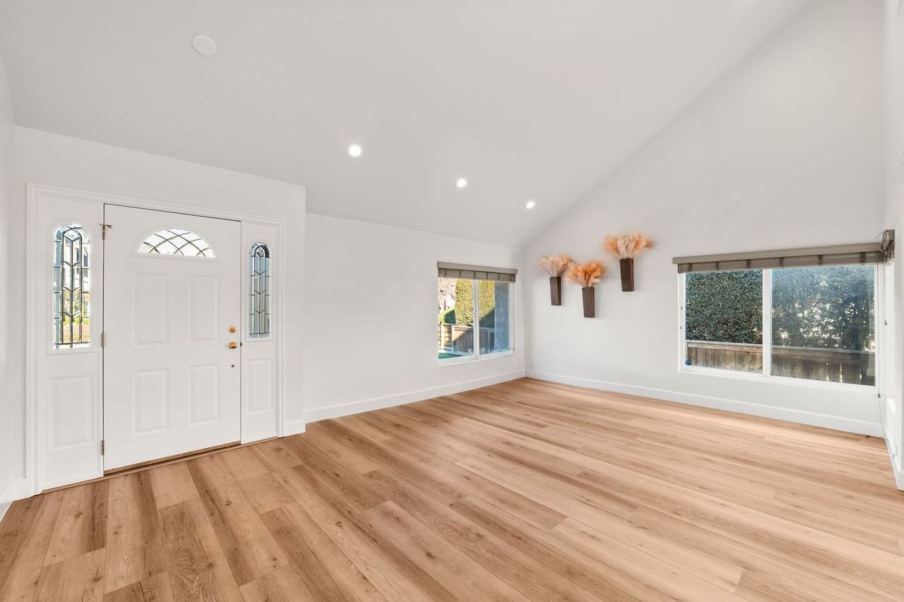 25392 Neptune Dr - Photo 7 of 50