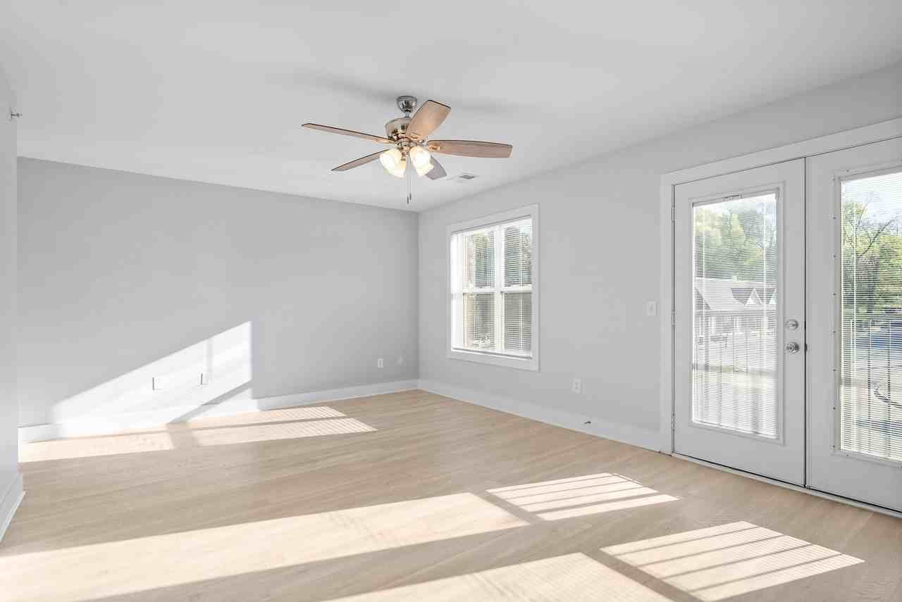 540 N 2nd St - Photo 4 of 14