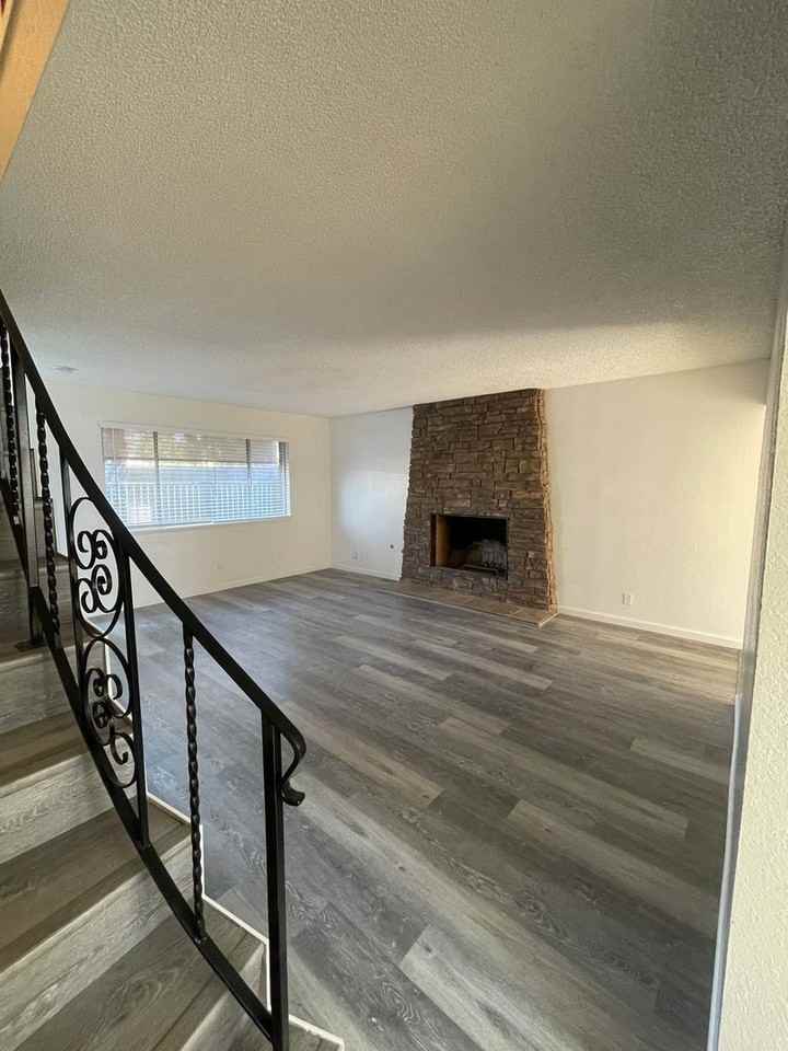 6052 N College Ave - Photo 3 of 18