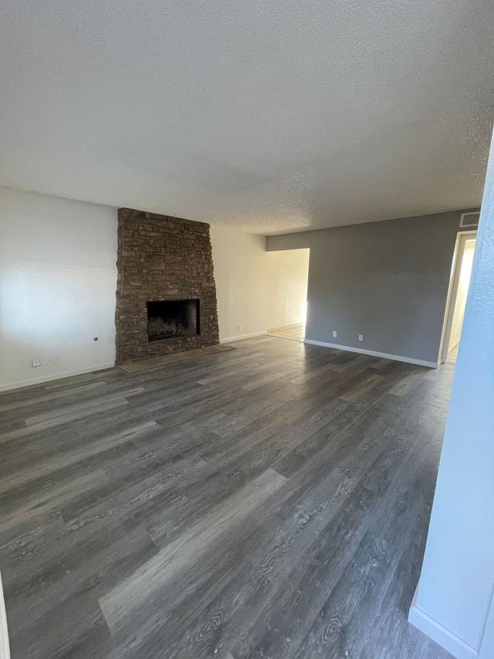 6052 N College Ave - Photo 4 of 18