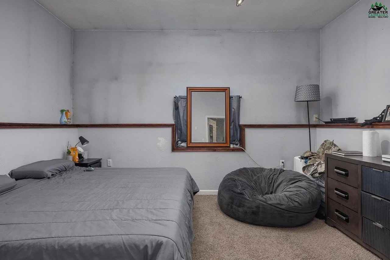 1469 Redmond Ave - Photo 5 of 11