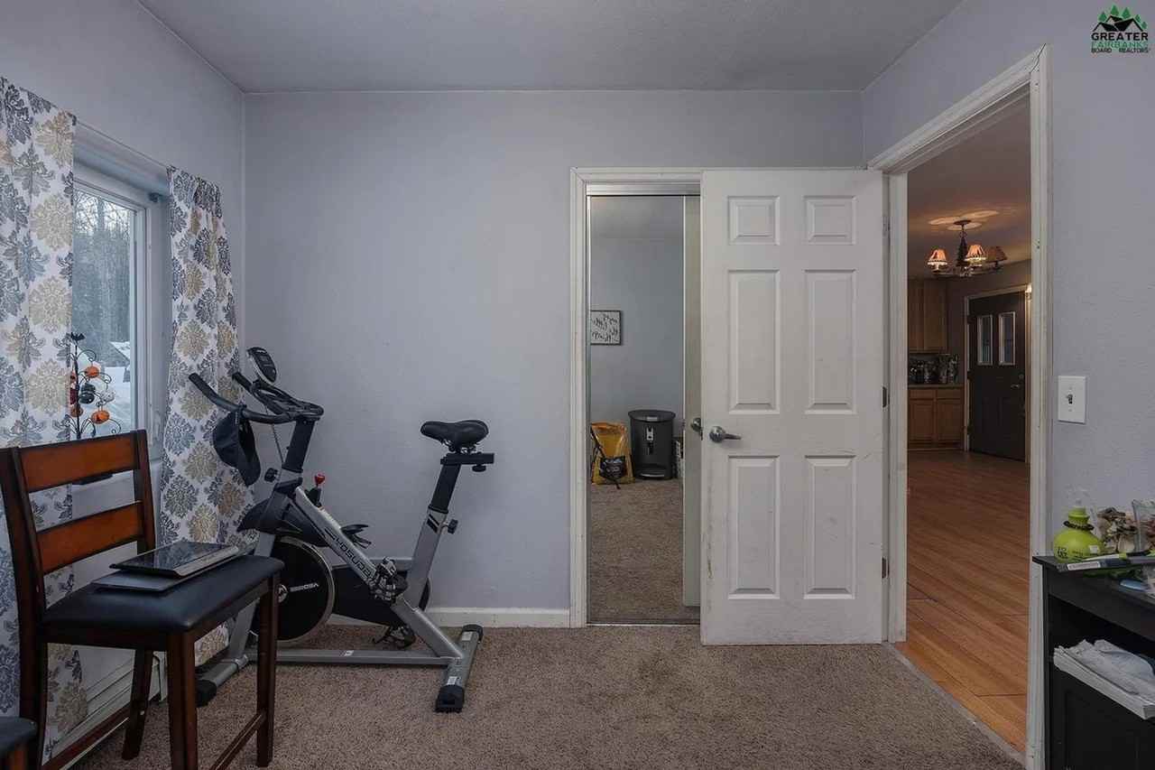 1469 Redmond Ave - Photo 7 of 11