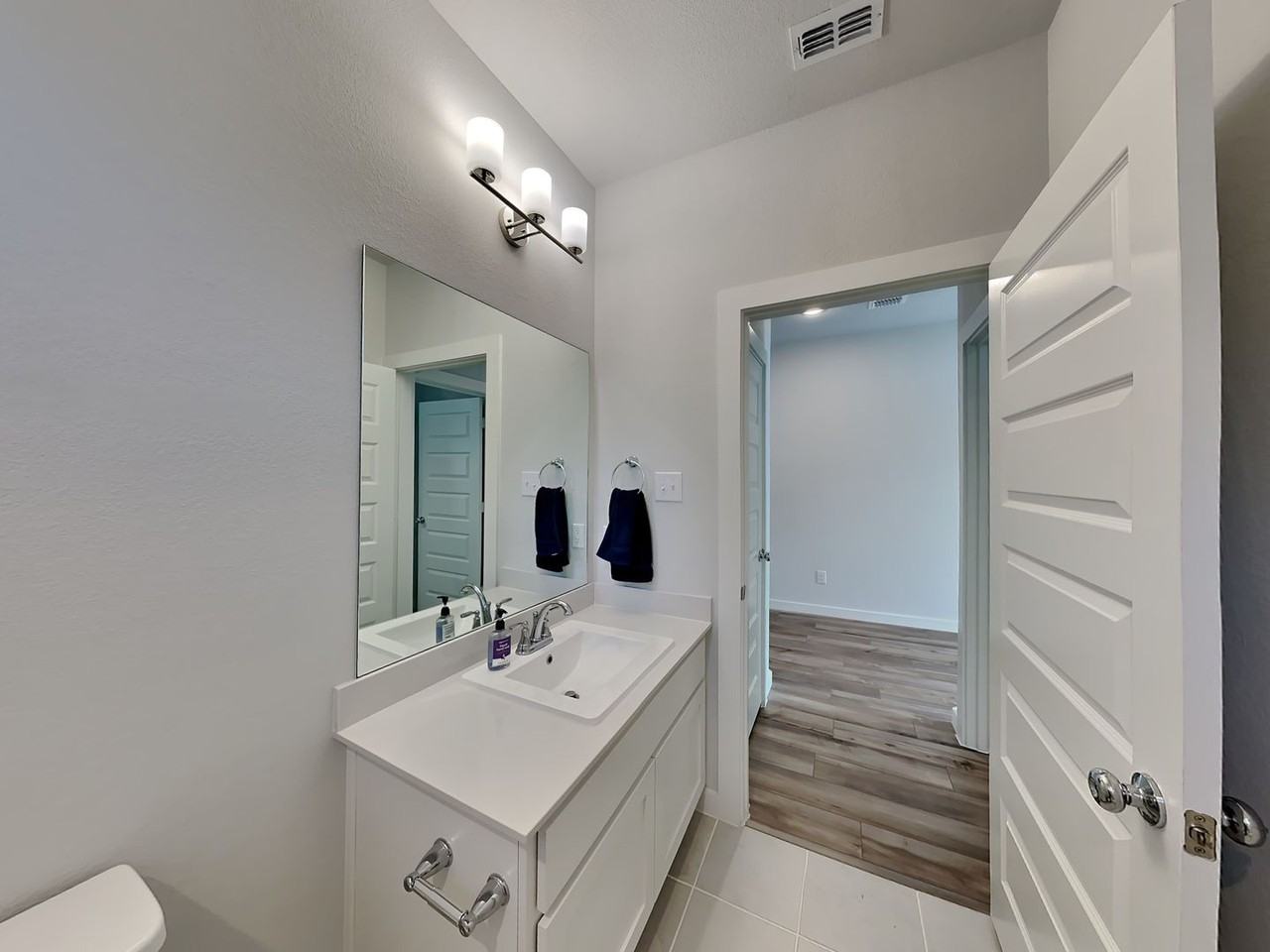 1124 Betten Bronco Dr - Photo 5 of 20