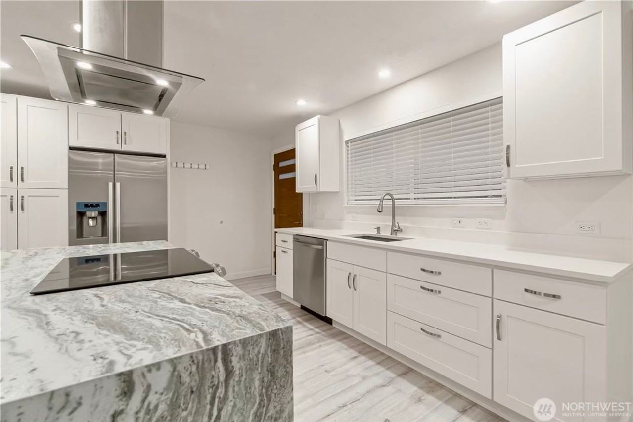 1220 N 32nd St - Photo 4 of 27