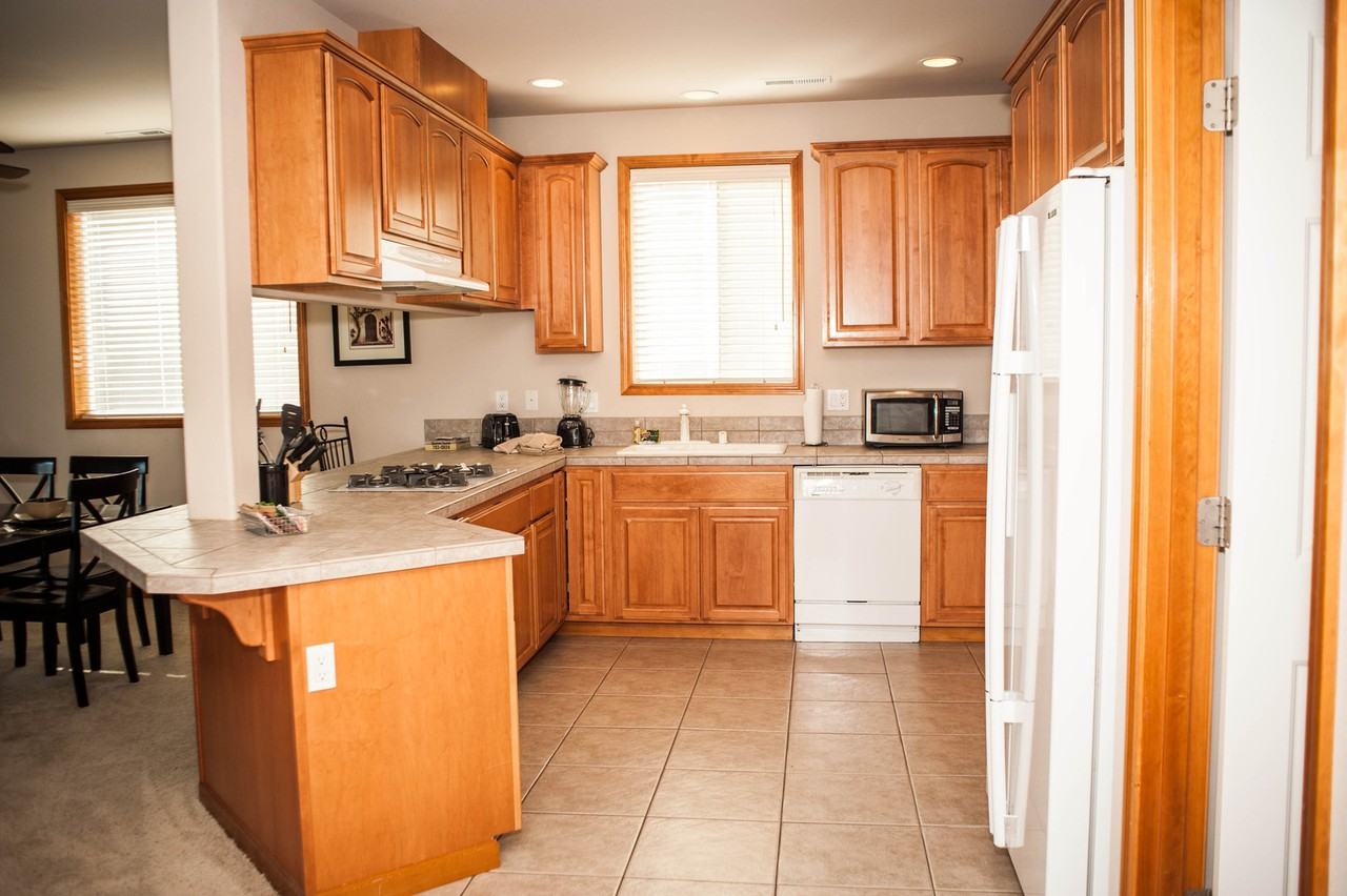 3558 Waterford St - Photo 3 of 24