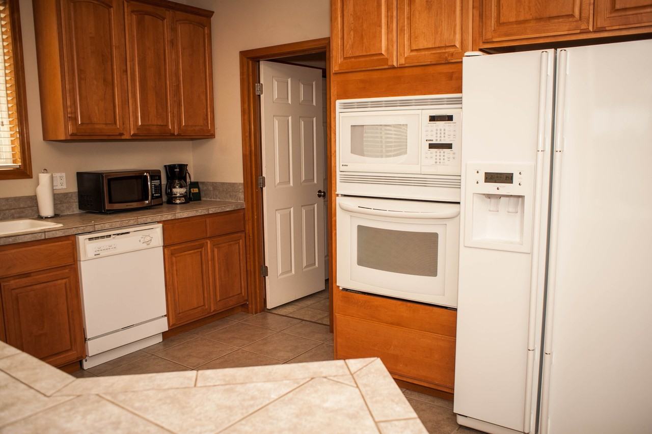 3558 Waterford St - Photo 6 of 24