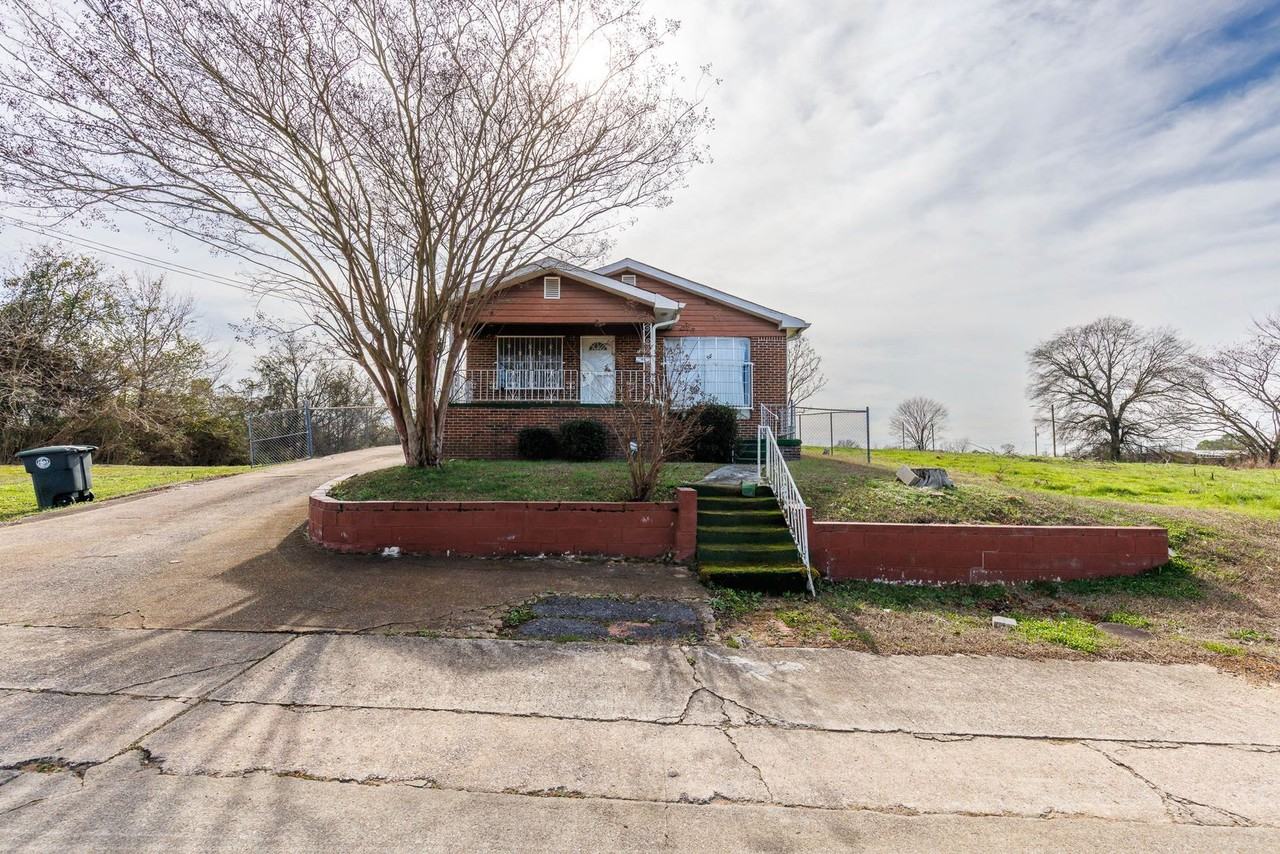 1213 Lafayette St - Photo 2 of 20