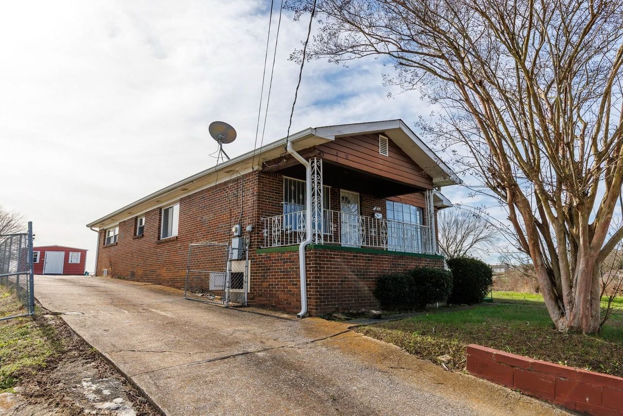 1213 Lafayette St - Photo 4 of 20