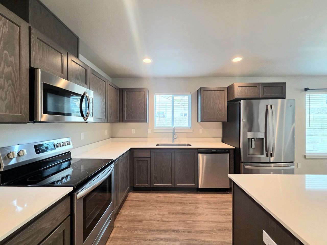 2205 Se Marlette Rd - Photo 2 of 29