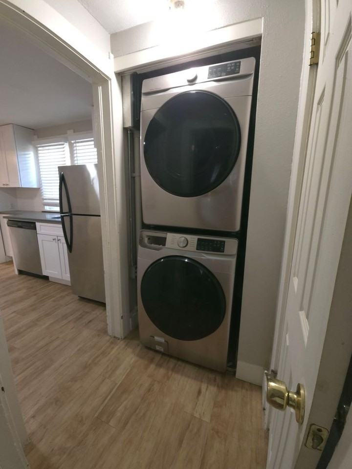 879 19th St - Photo 2 of 20