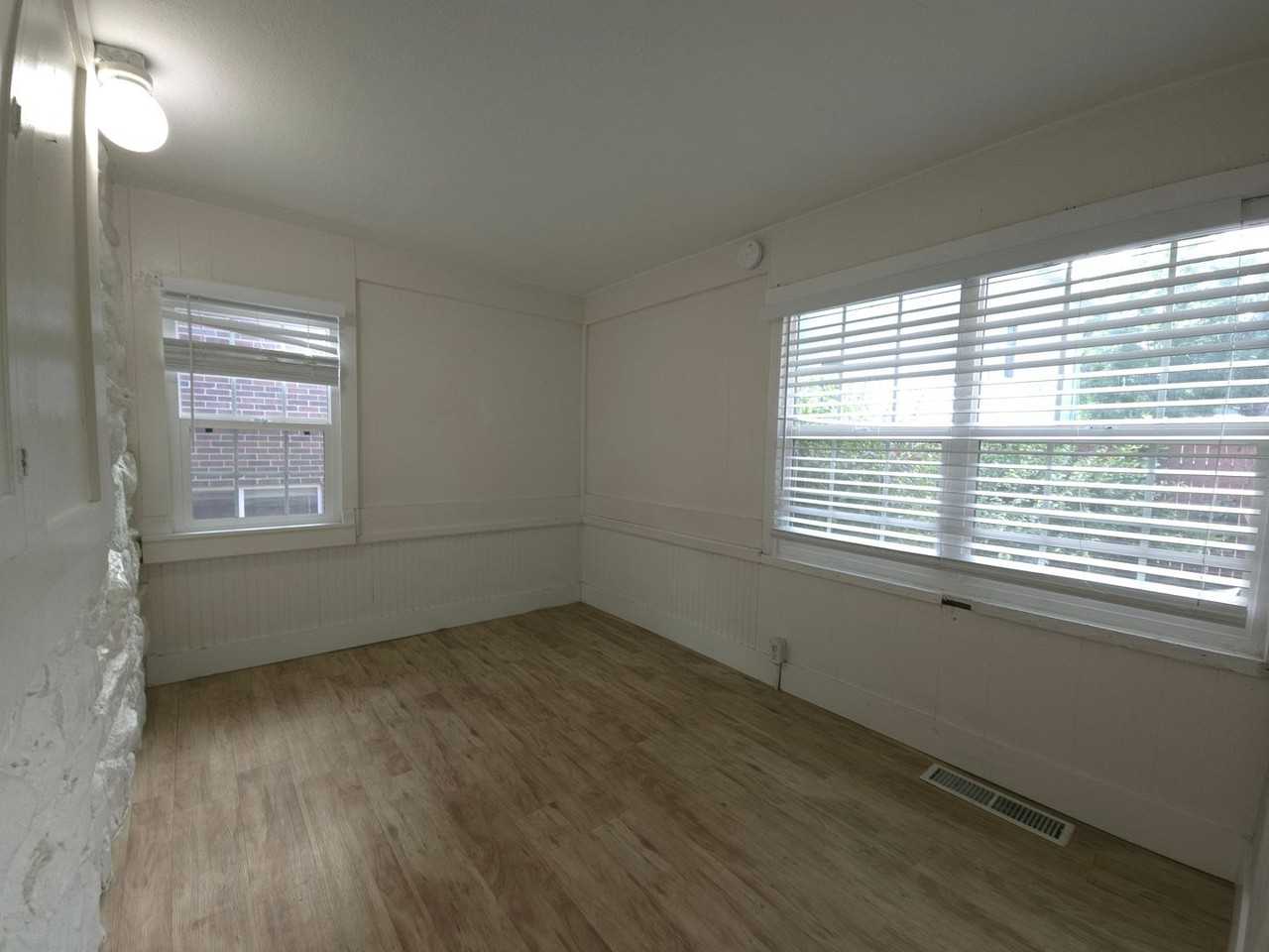 879 19th St - Photo 6 of 20