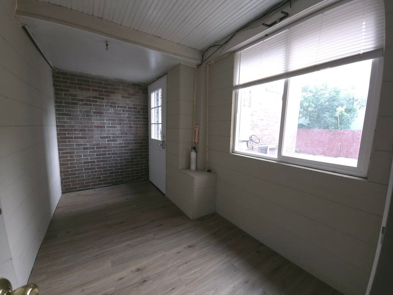 879 19th St - Photo 7 of 20