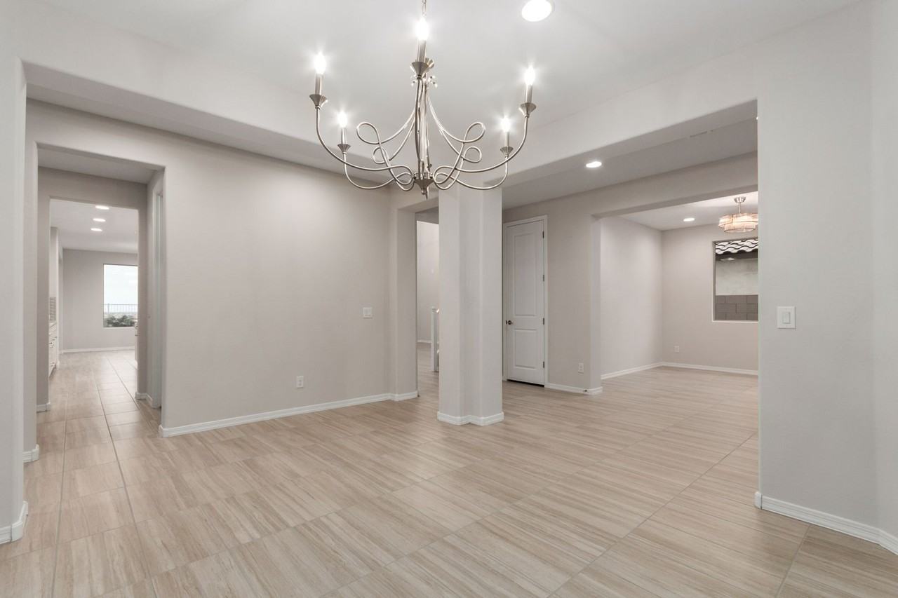 6989 W Plum Rd - Photo 2 of 28