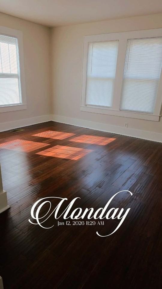 910 Virginia St - Photo 5 of 11